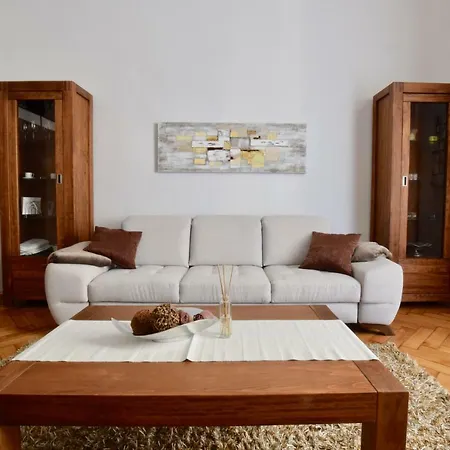 Luxury By Hi5 - Havas Street * בודפשט
